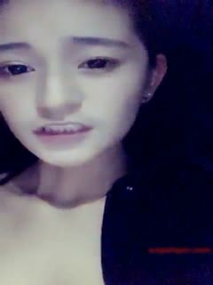 长的清纯可爱新疆小美女主播与土豪大叔伪老公车震直播高潮喷了好多水大叔还说要搞她妹对白精彩(1) (1) 海报