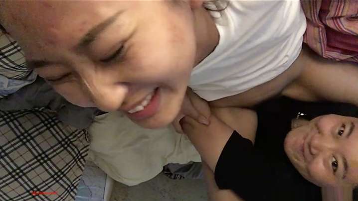 [女同]“有多舒服媳妇歇会吧都来好几次了”对白刺激【漂亮短发美女不一样的性生活】呻吟声相当给力高潮嗷嗷叫欲仙欲死听的J8秒硬! 海报